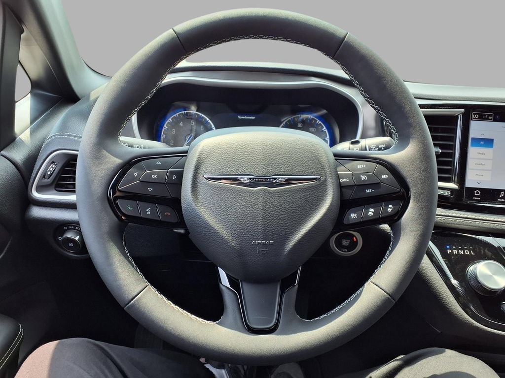 New 2026 Chrysler Pacifica Select w/ S Appearance Package FWD image 16