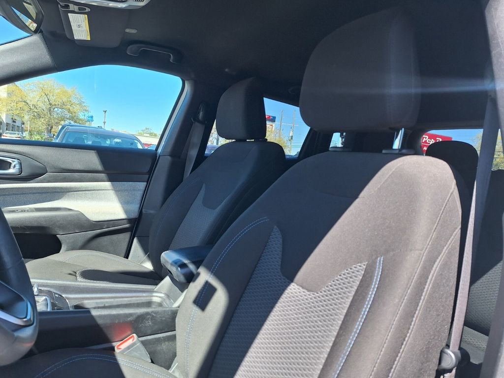 Used 2023 Jeep Compass Sport image 10