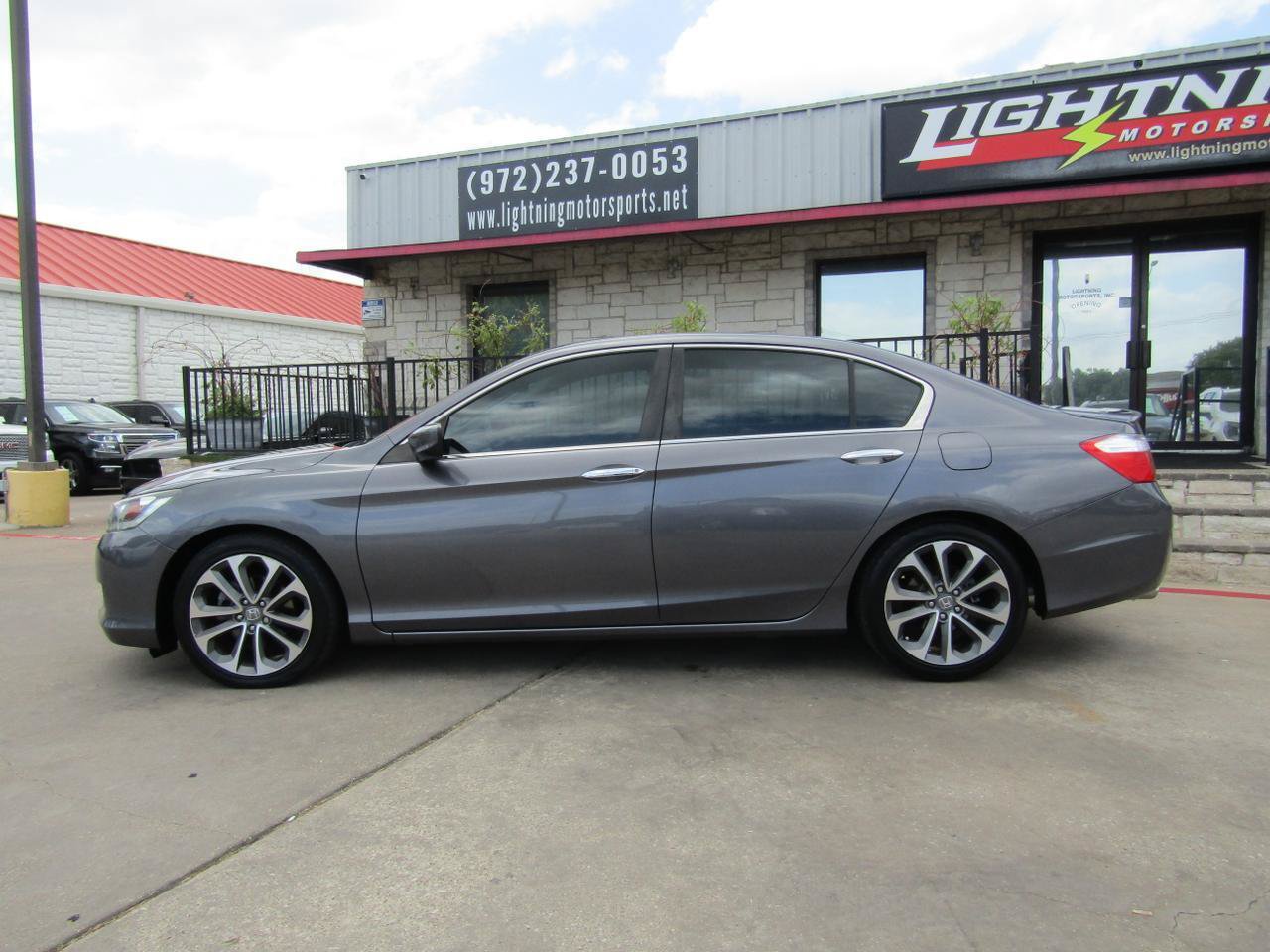 Used 2015 Honda Accord Sport image 2