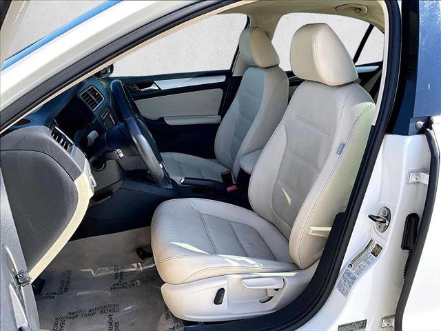 Used 2013 Volkswagen Jetta SE image 26