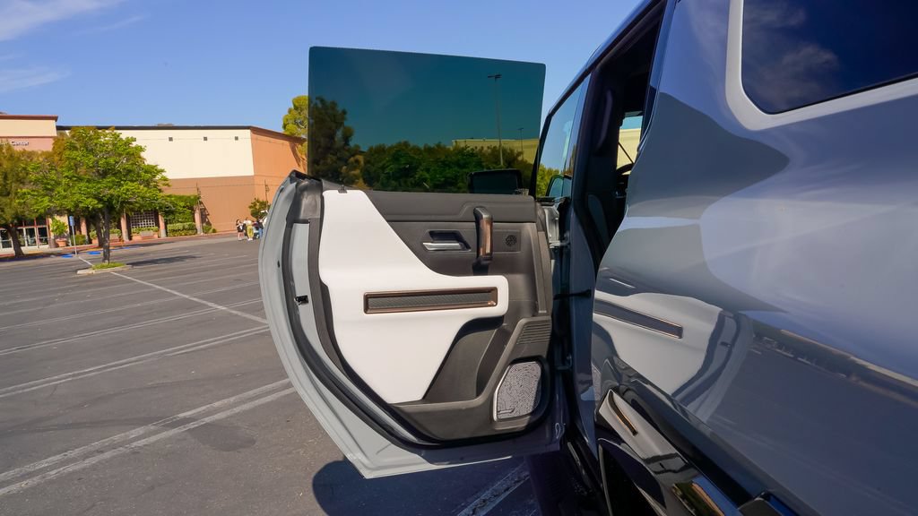 Used 2025 GMC Hummer EV 2X w/ LPO, Cargo Utility Package AWD/4WD image 18