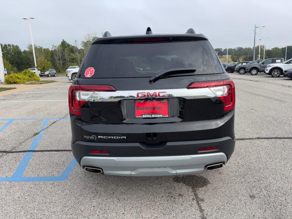 Used 2023 GMC Acadia SLE w/ Driver Convenience Package FWD image 7