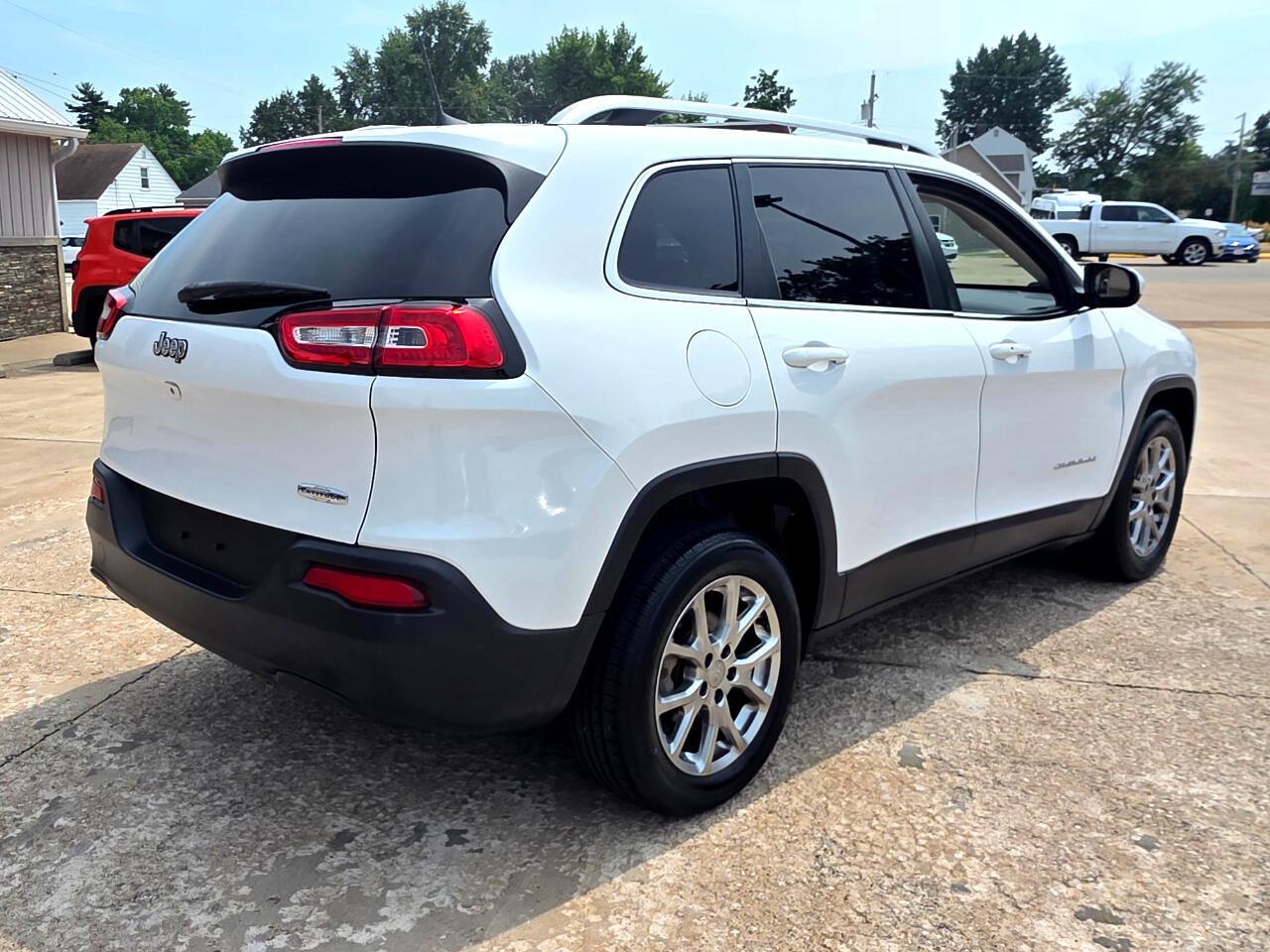 Used 2018 Jeep Cherokee Latitude Plus image 20