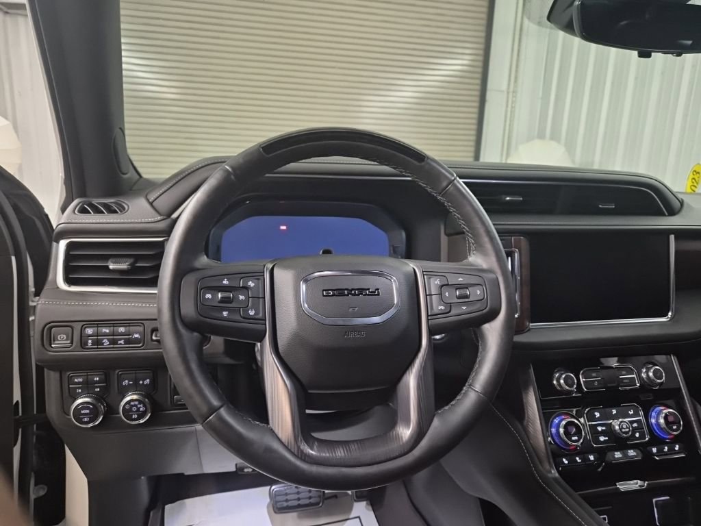 Used 2023 GMC Yukon XL Denali Ultimate image 14