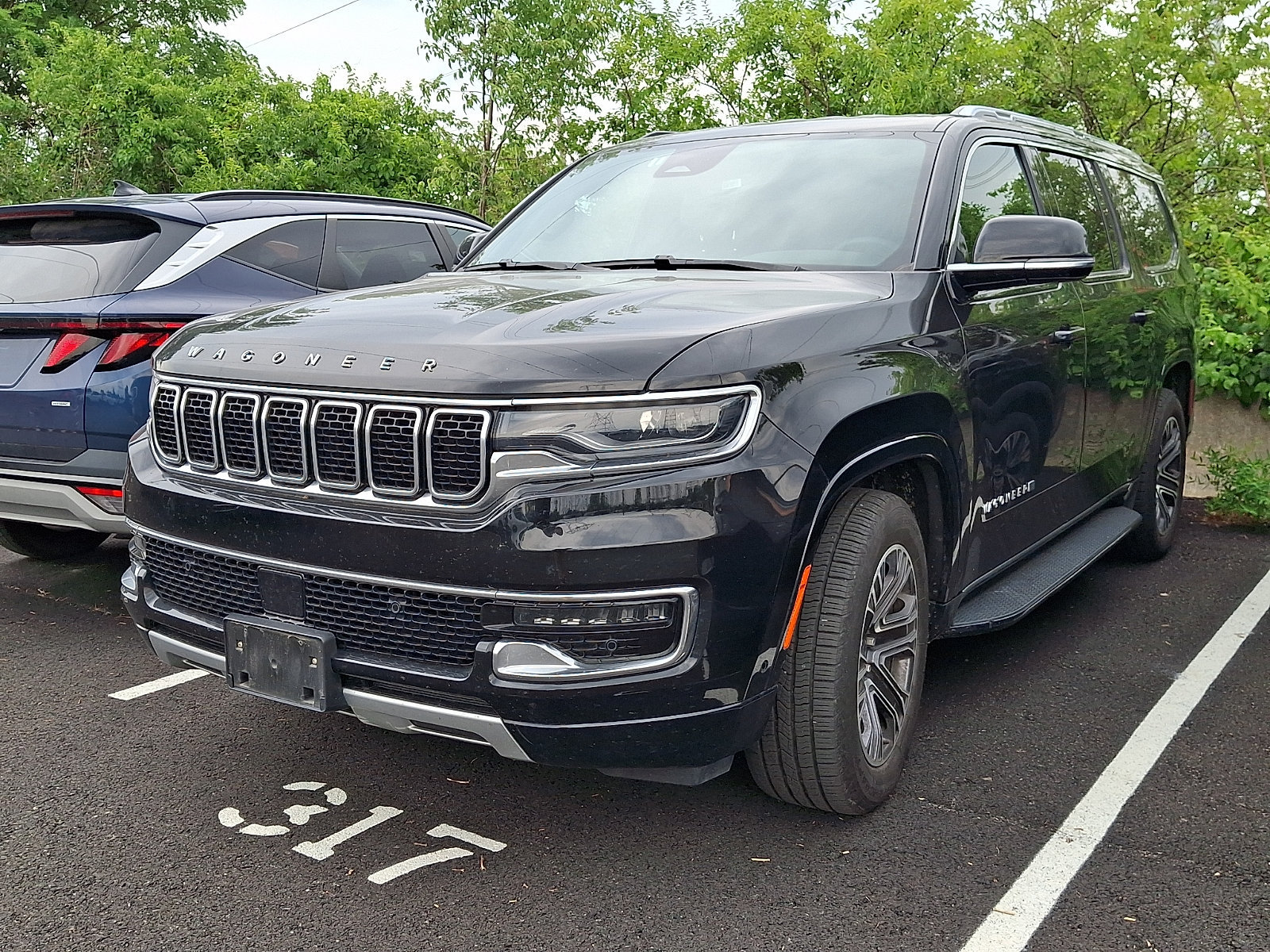 Used 2024 Jeep Wagoneer L Series II w/ Flexible Seating Group AWD/4WD image 3