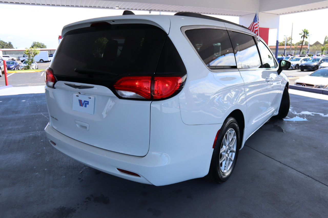 Used 2021 Chrysler Voyager Lxi image 6