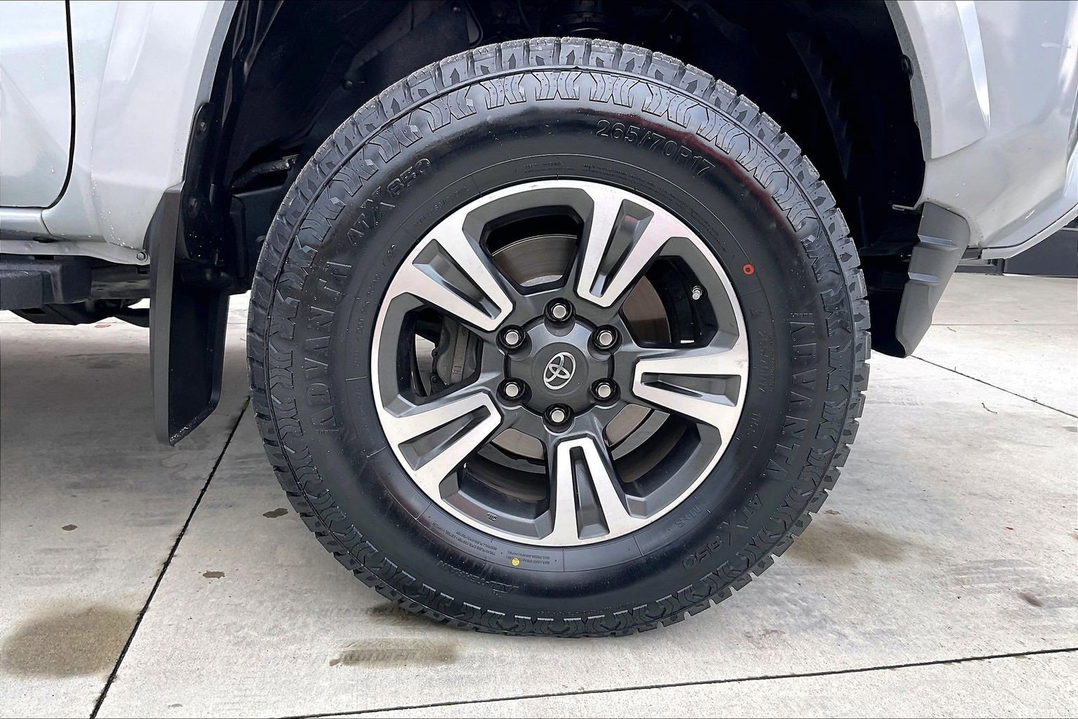 Used 2018 Toyota Tacoma TRD Sport image 23