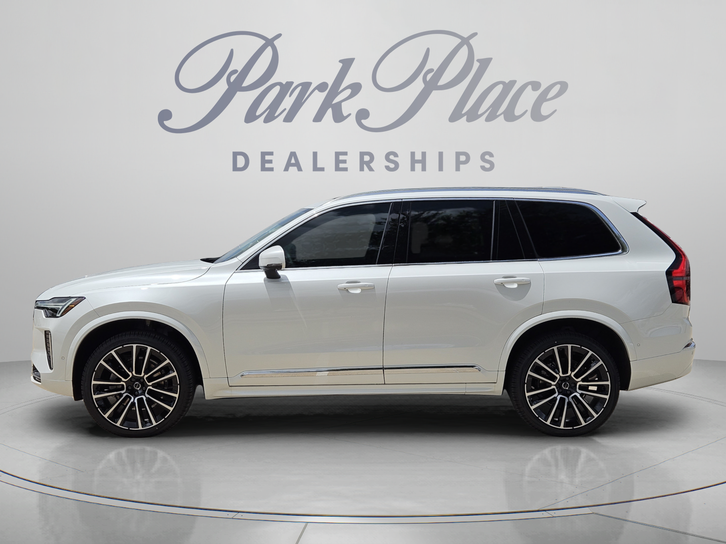 New 2026 Volvo XC90 B6 Plus w/ Protection Package Premier AWD/4WD image 2