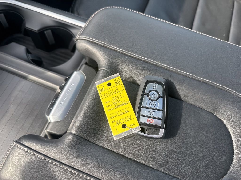 Used 2025 Ford Expedition Max Platinum AWD/4WD image 22