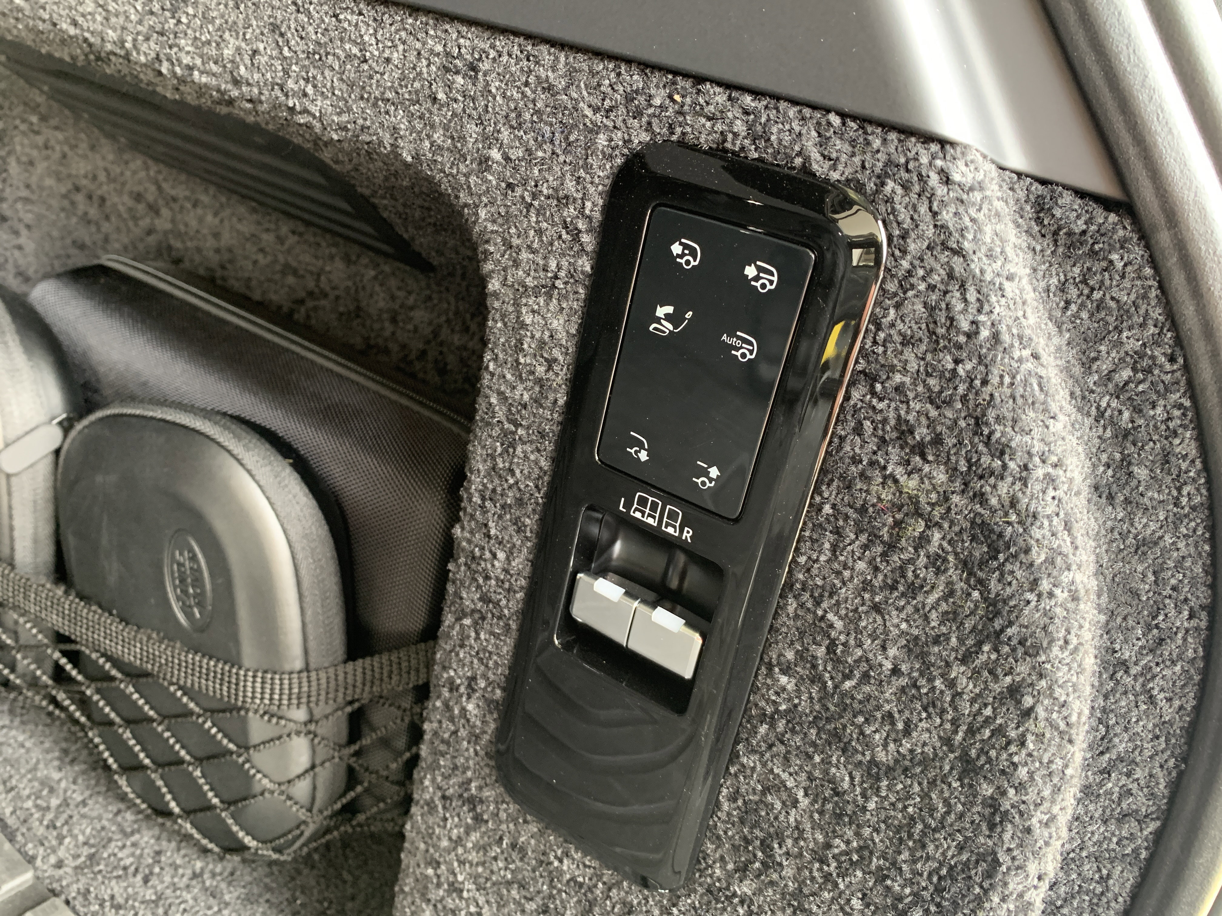 Used 2025 Land Rover Range Rover Autobiography image 51