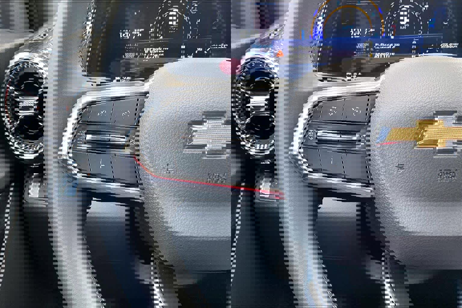 Used 2025 Chevrolet Equinox LT image 19