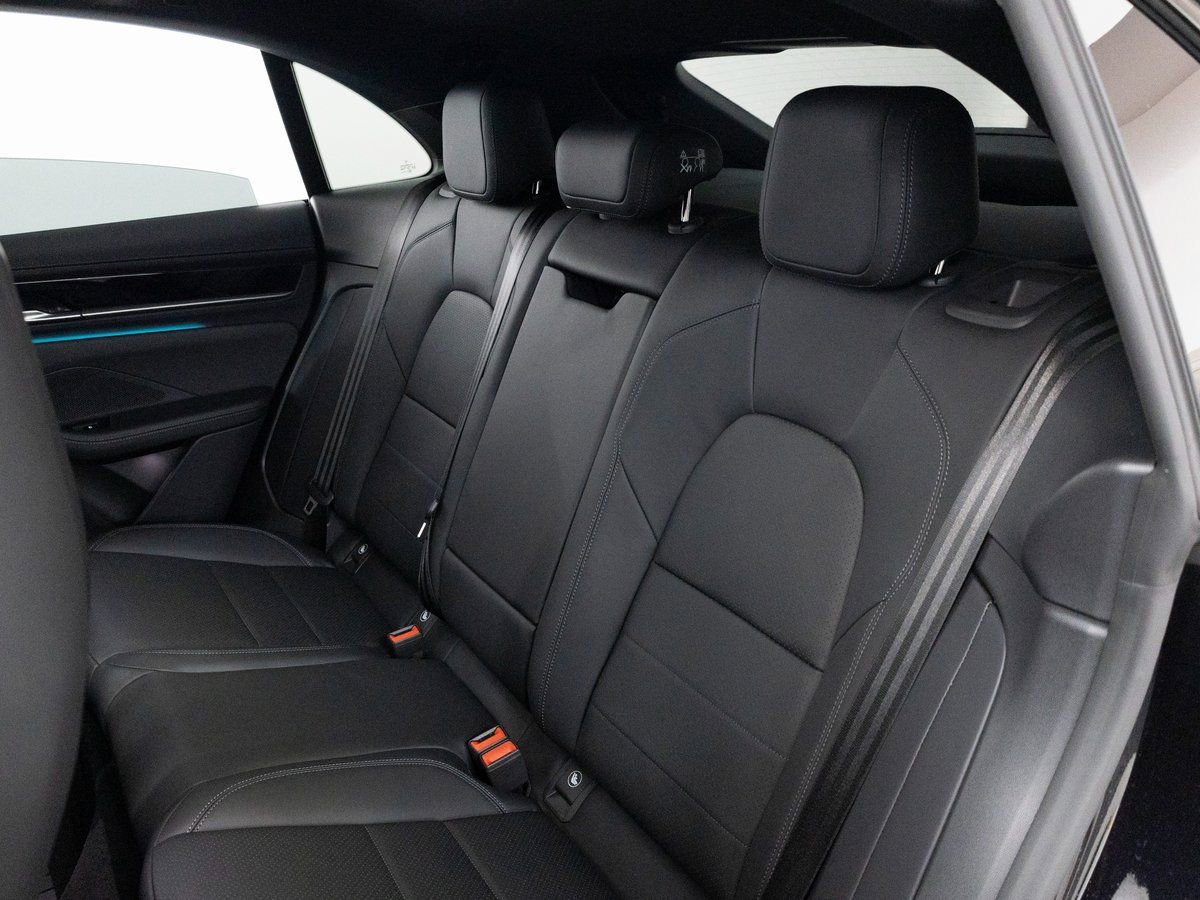 New 2025 Porsche Macan 4S Electric image 22