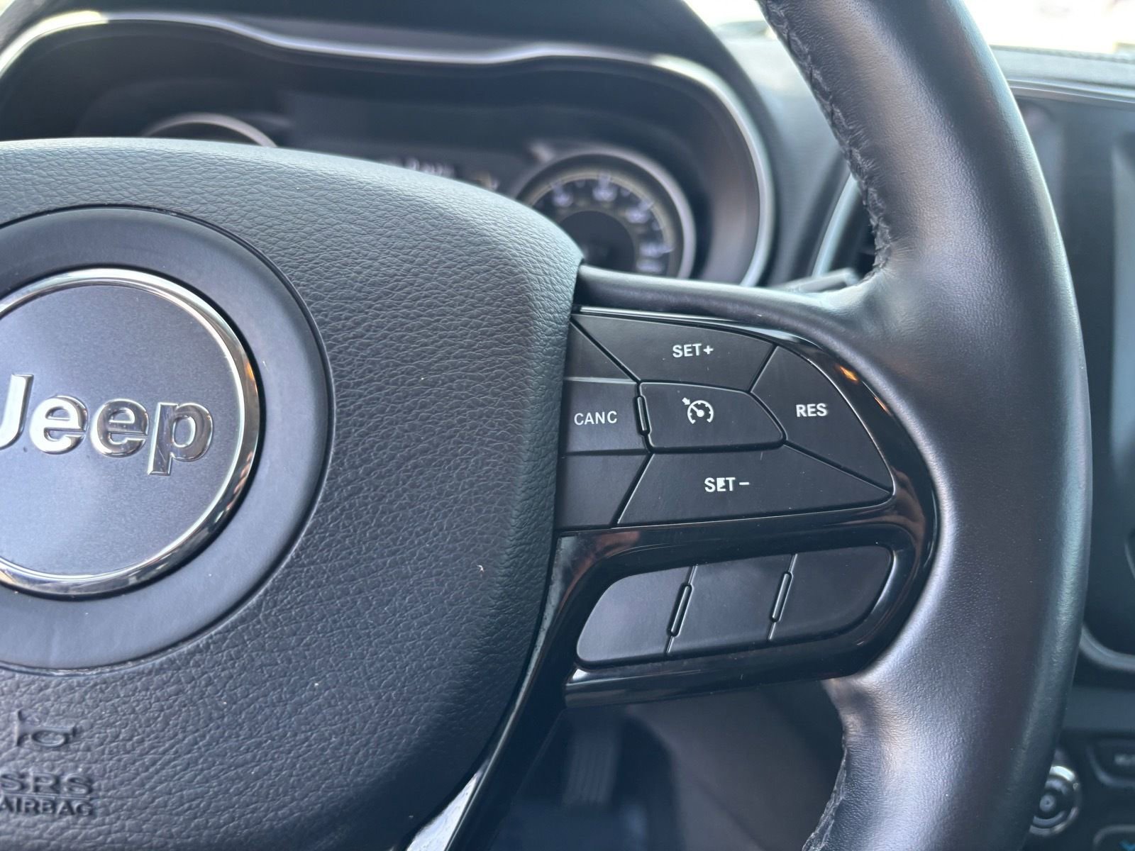 Used 2021 Jeep Cherokee Latitude Plus image 32