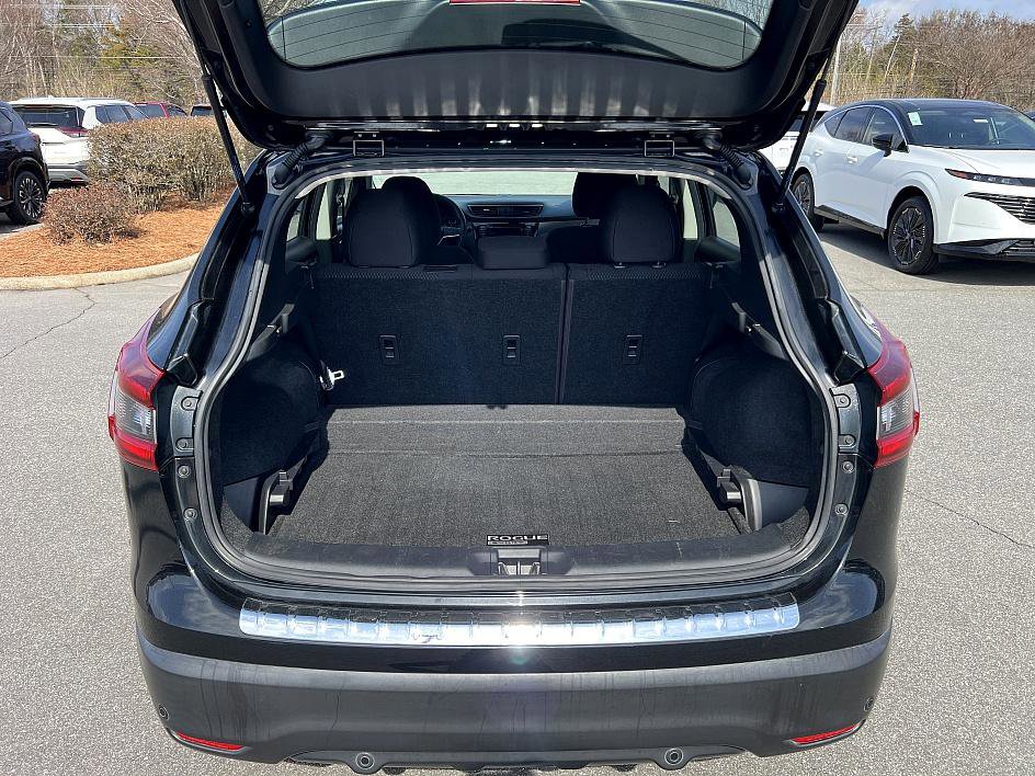 Used 2020 Nissan Rogue Sport S image 15