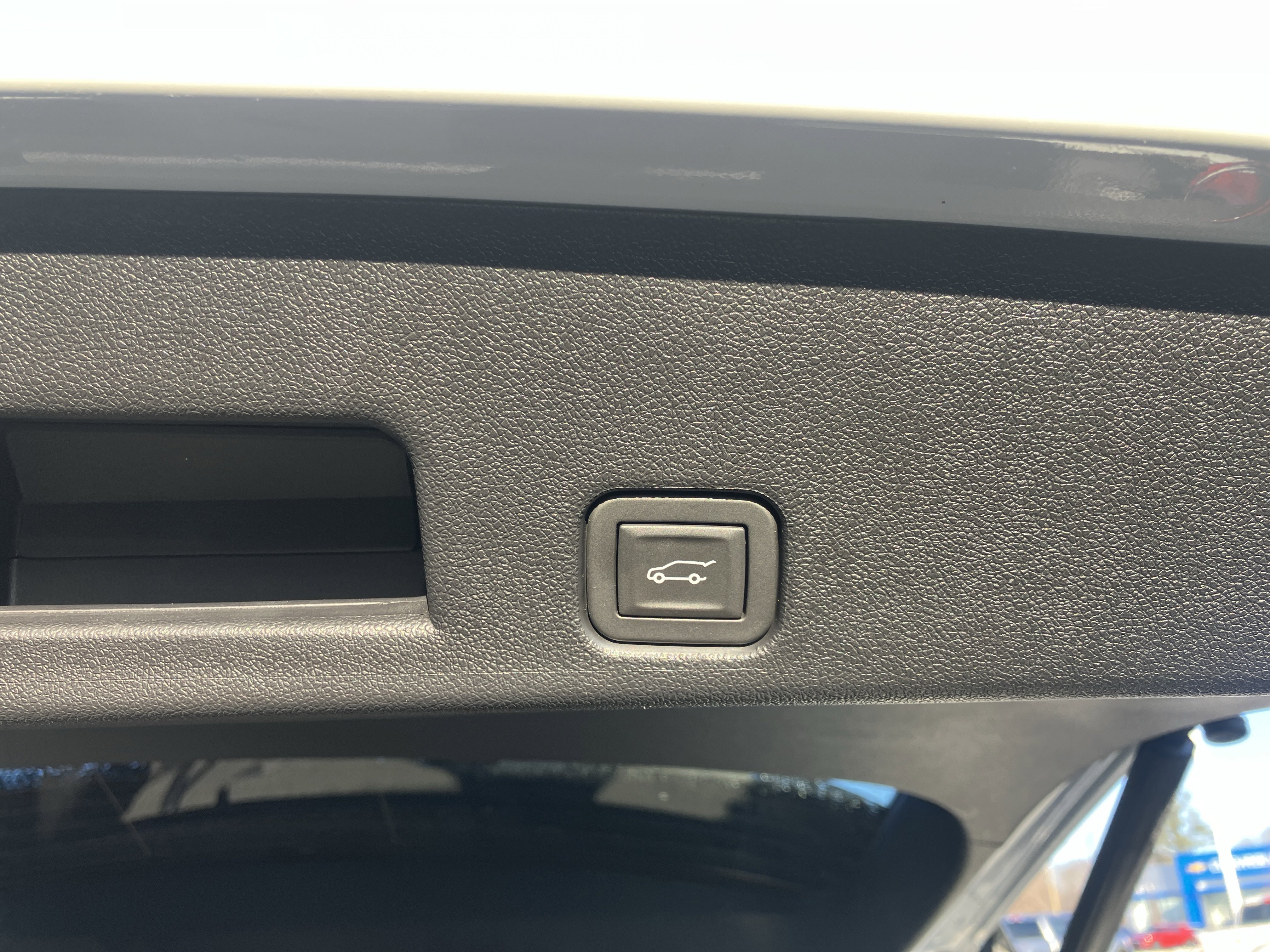 Used 2025 GMC Acadia Elevation image 14