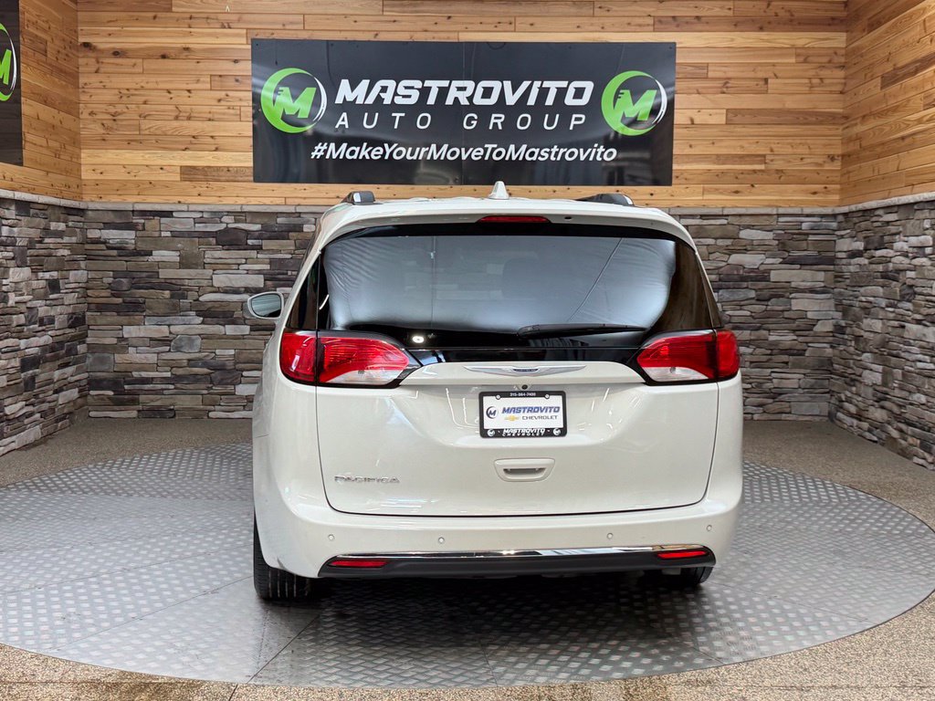 Used 2019 Chrysler Pacifica Touring-L w/ Advanced Safetytec Group FWD image 15