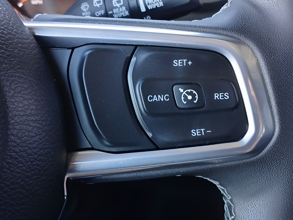 Used 2023 Jeep Wrangler Unlimited Sahara w/ Cold Weather Group AWD/4WD image 22
