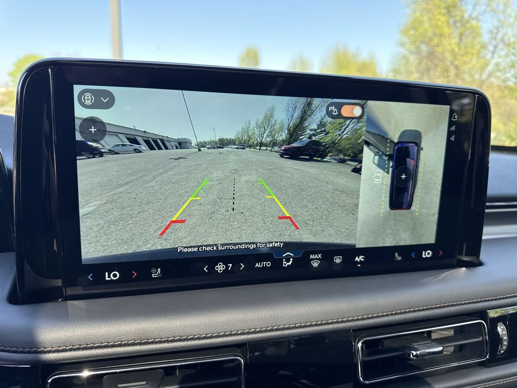 New 2026 Lincoln Aviator AWD w/ Jet Appearance Package image 17