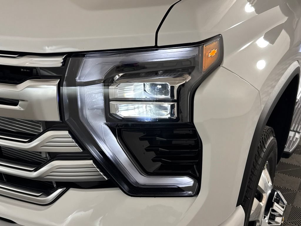New 2026 Chevrolet Silverado 3500 High Country AWD/4WD image 35