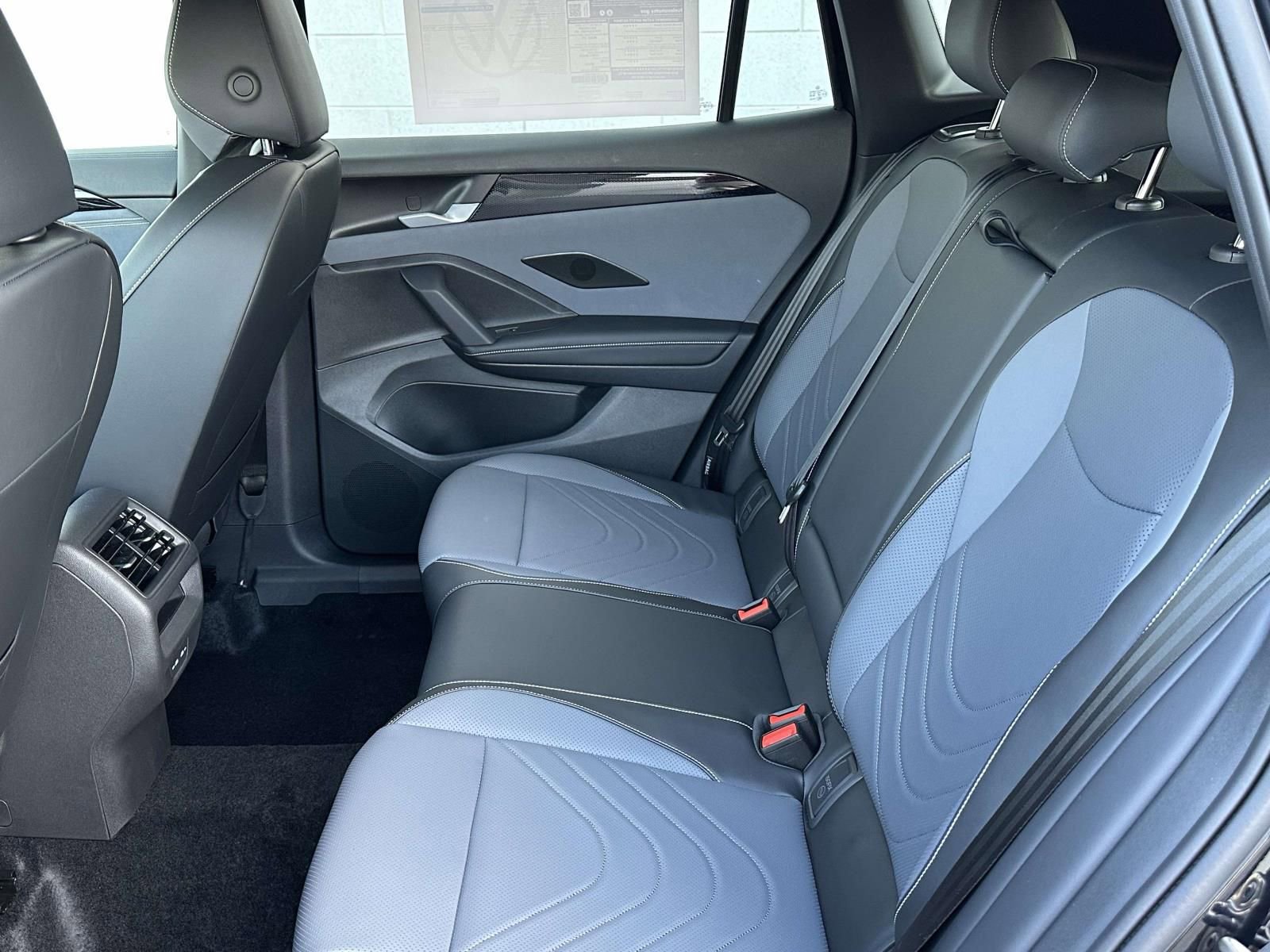 New 2026 Volkswagen Tiguan SE R-Line image 13