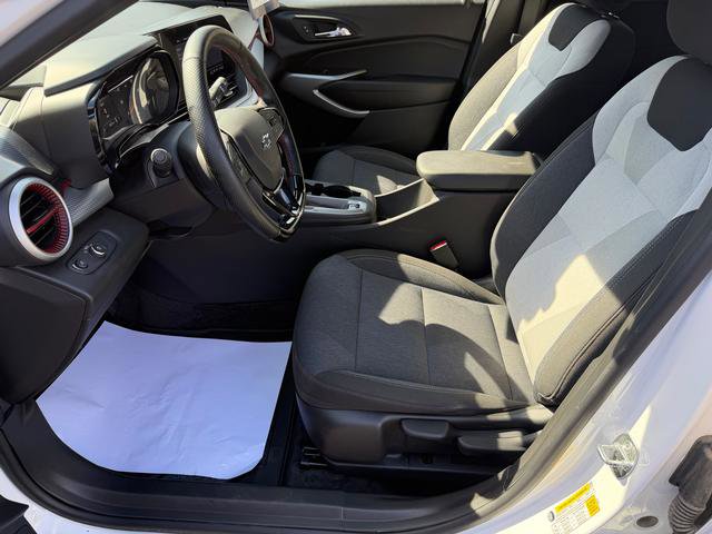 Used 2024 Chevrolet Trax RS image 9