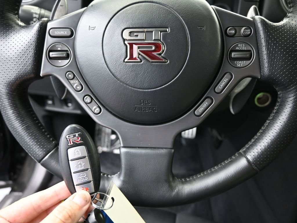 Used 2014 Nissan GT-R Premium image 28