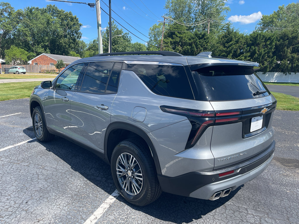 Used 2026 Chevrolet Traverse LT AWD/4WD image 10
