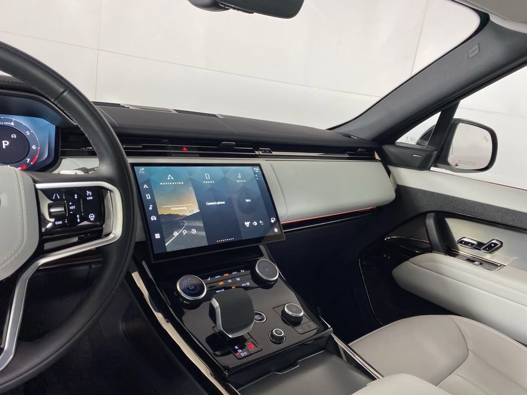 Used 2023 Land Rover Range Rover Sport SE image 23