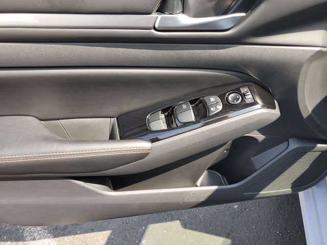 Certified 2025 Nissan Altima 2.5 SR AWD/4WD image 19