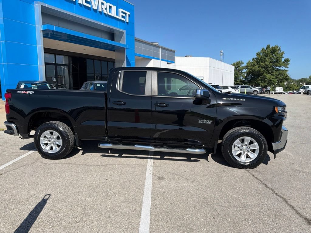 Used 2020 Chevrolet Silverado 1500 LT w/ Texas Edition AWD/4WD image 2