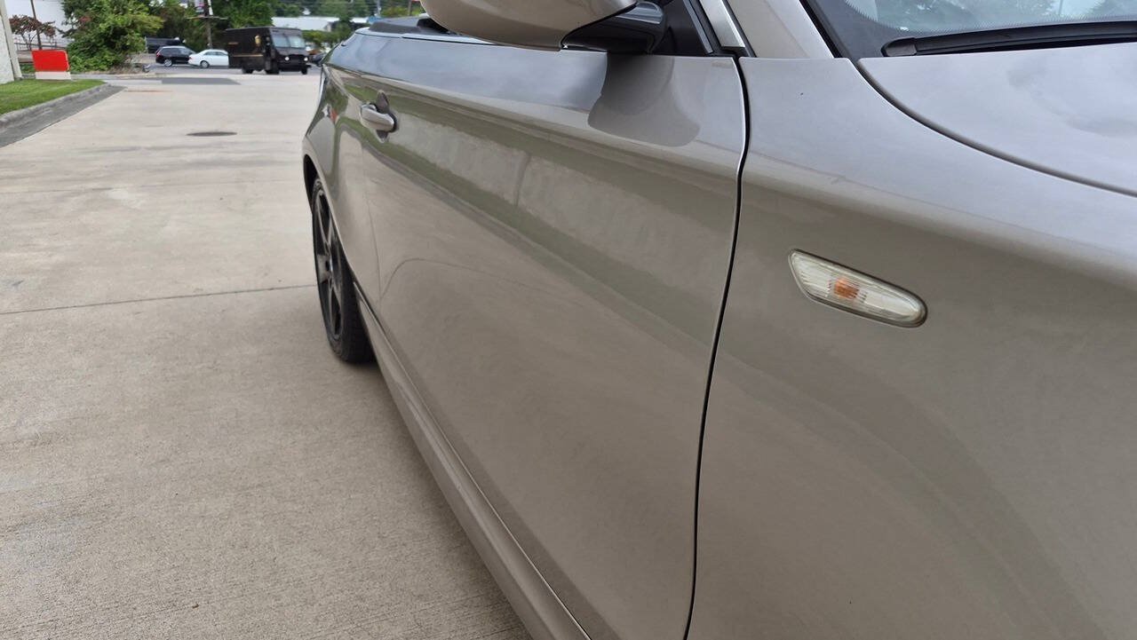 Used 2010 BMW 135i Convertible RWD image 24