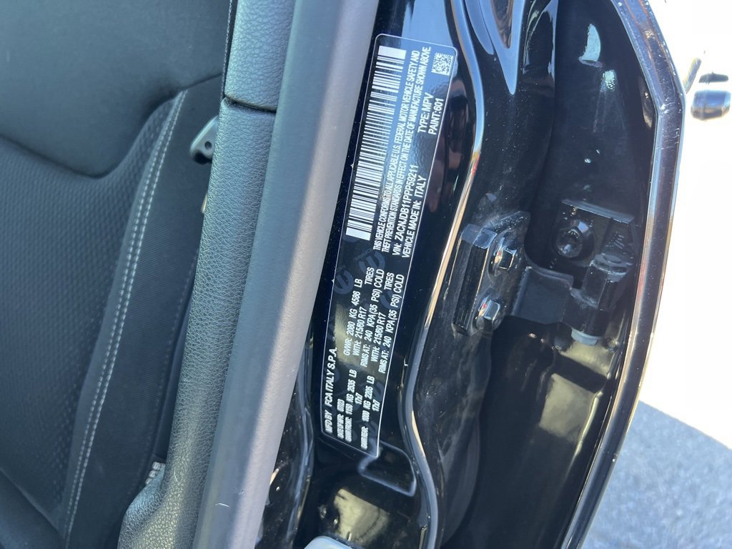 Used 2023 Jeep Renegade Latitude w/ Premium Group image 30