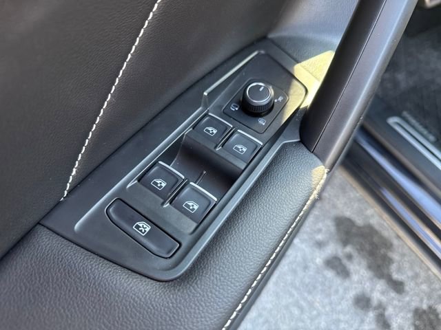 Used 2024 Volkswagen Tiguan SEL R-Line image 16