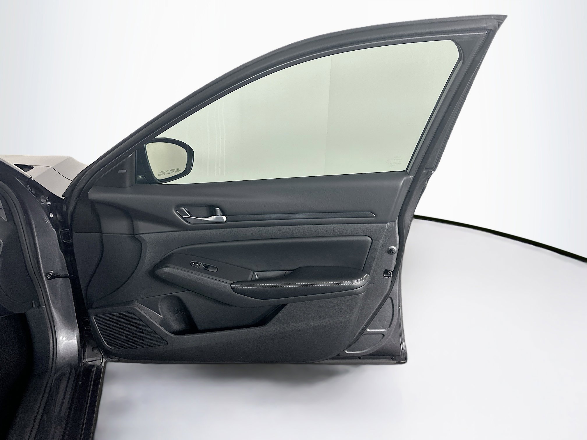 Used 2024 Nissan Altima 2.5 SV FWD image 30