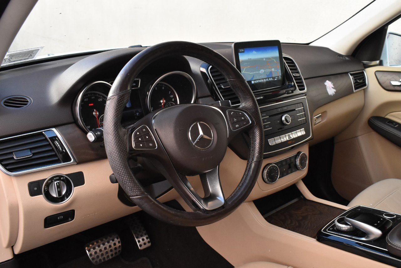 Used 2019 Mercedes-Benz GLE 400 4MATIC image 14