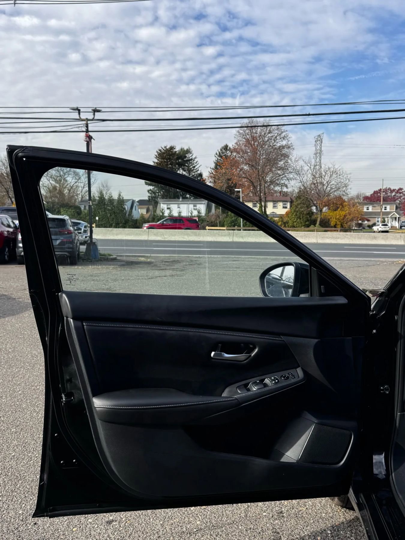 Used 2025 Nissan Sentra S image 8