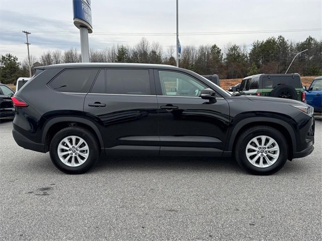 Used 2024 Toyota Grand Highlander XLE image 2