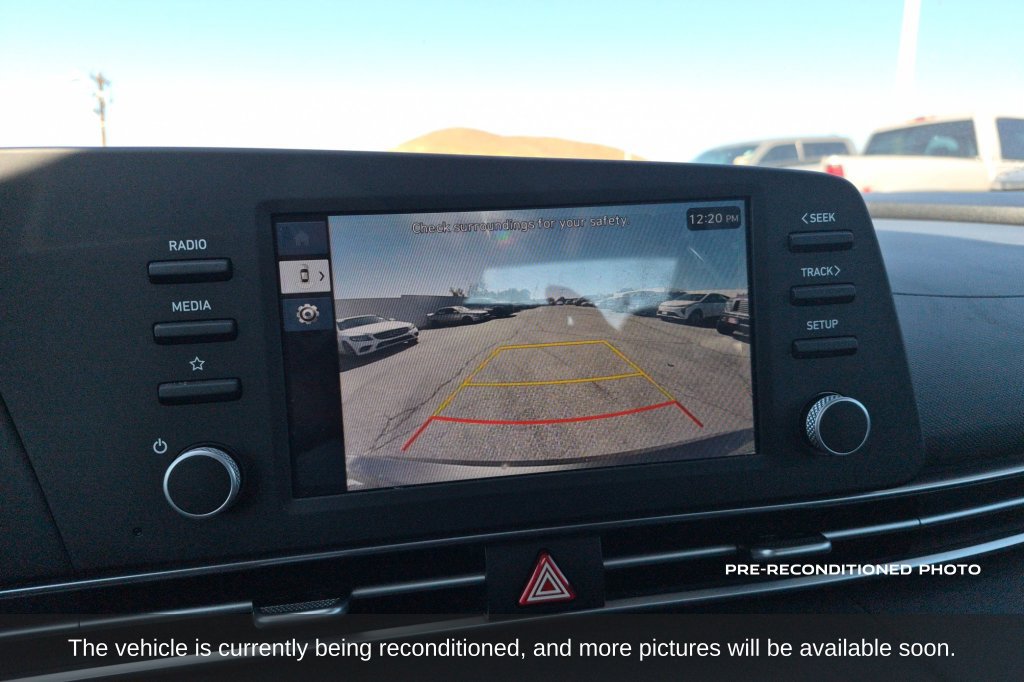 Used 2025 Hyundai Elantra Hybrid FWD image 17
