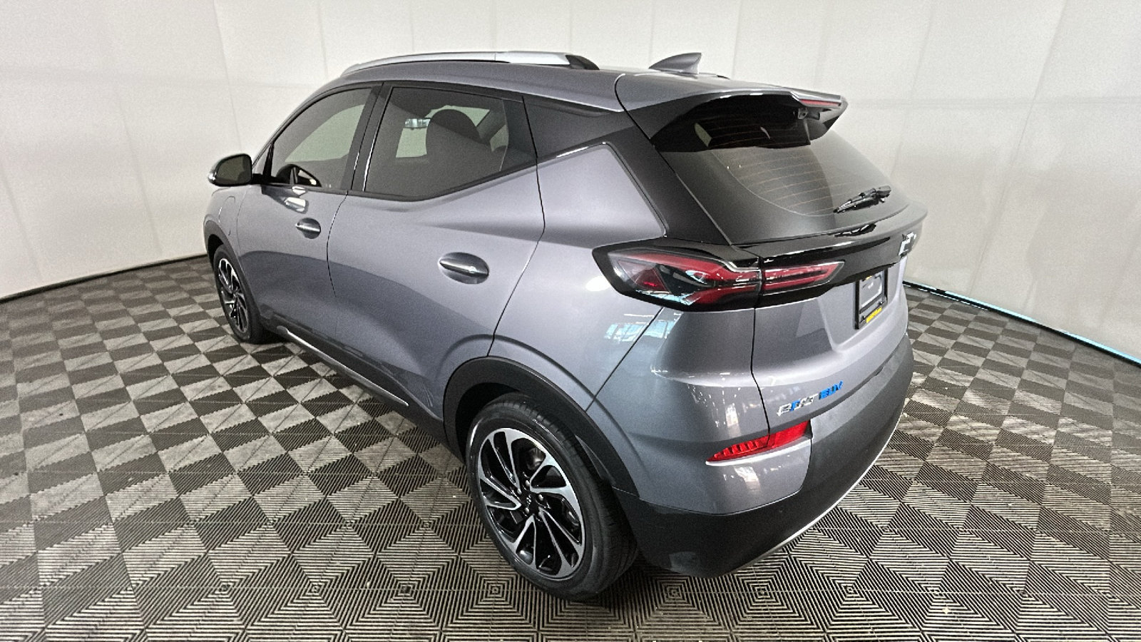 Used 2023 Chevrolet Bolt EUV Premier FWD image 5