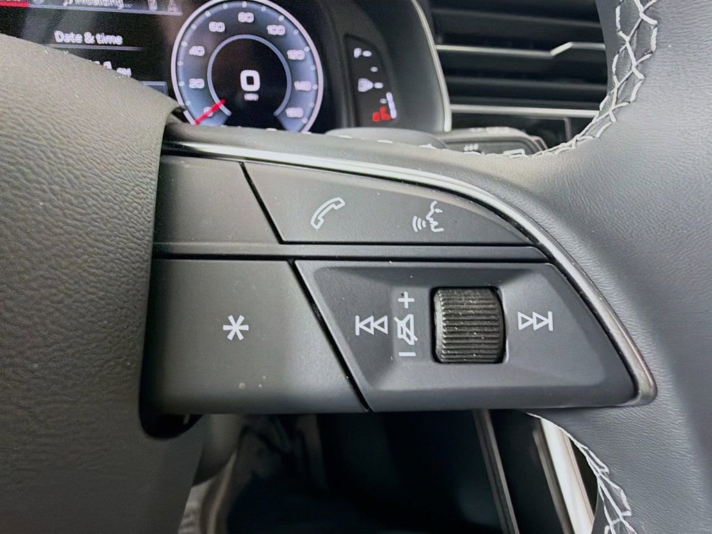 Used 2025 Audi Q8 Premium Plus image 12