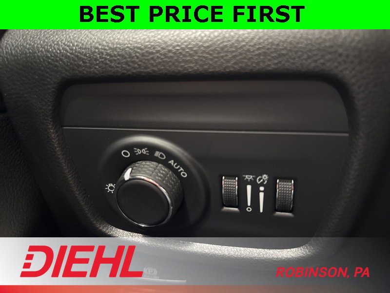 New 2025 Jeep Grand Cherokee Altitude image 23