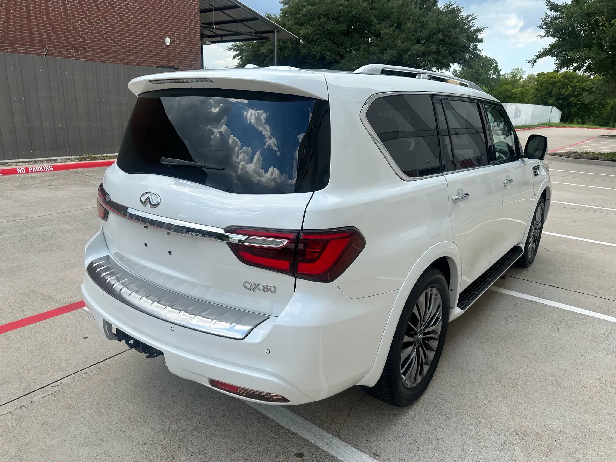 Used 2018 INFINITI QX80 2WD w/ Driver Assistance Package image 10