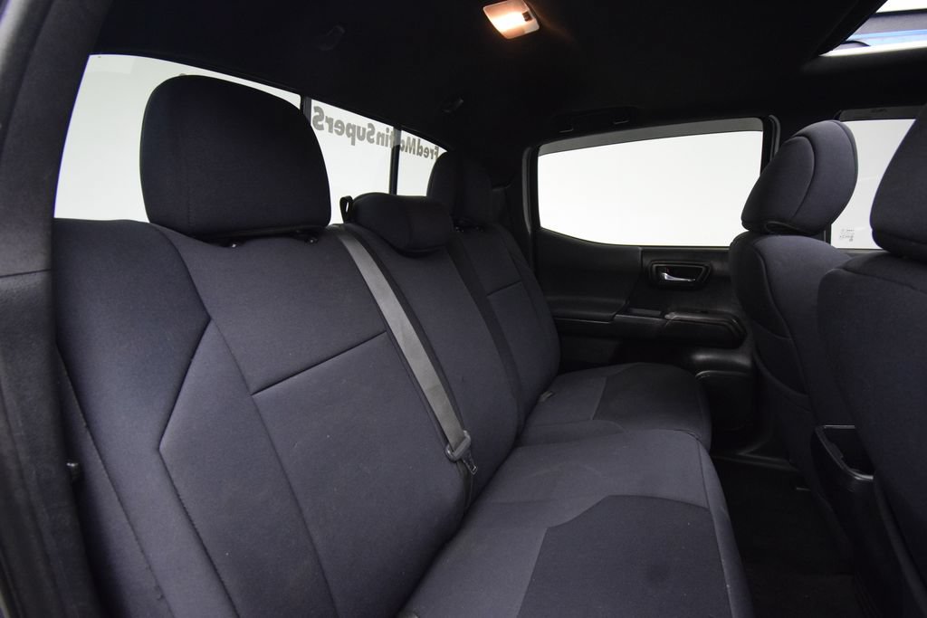 Used 2018 Toyota Tacoma TRD Sport AWD/4WD image 21