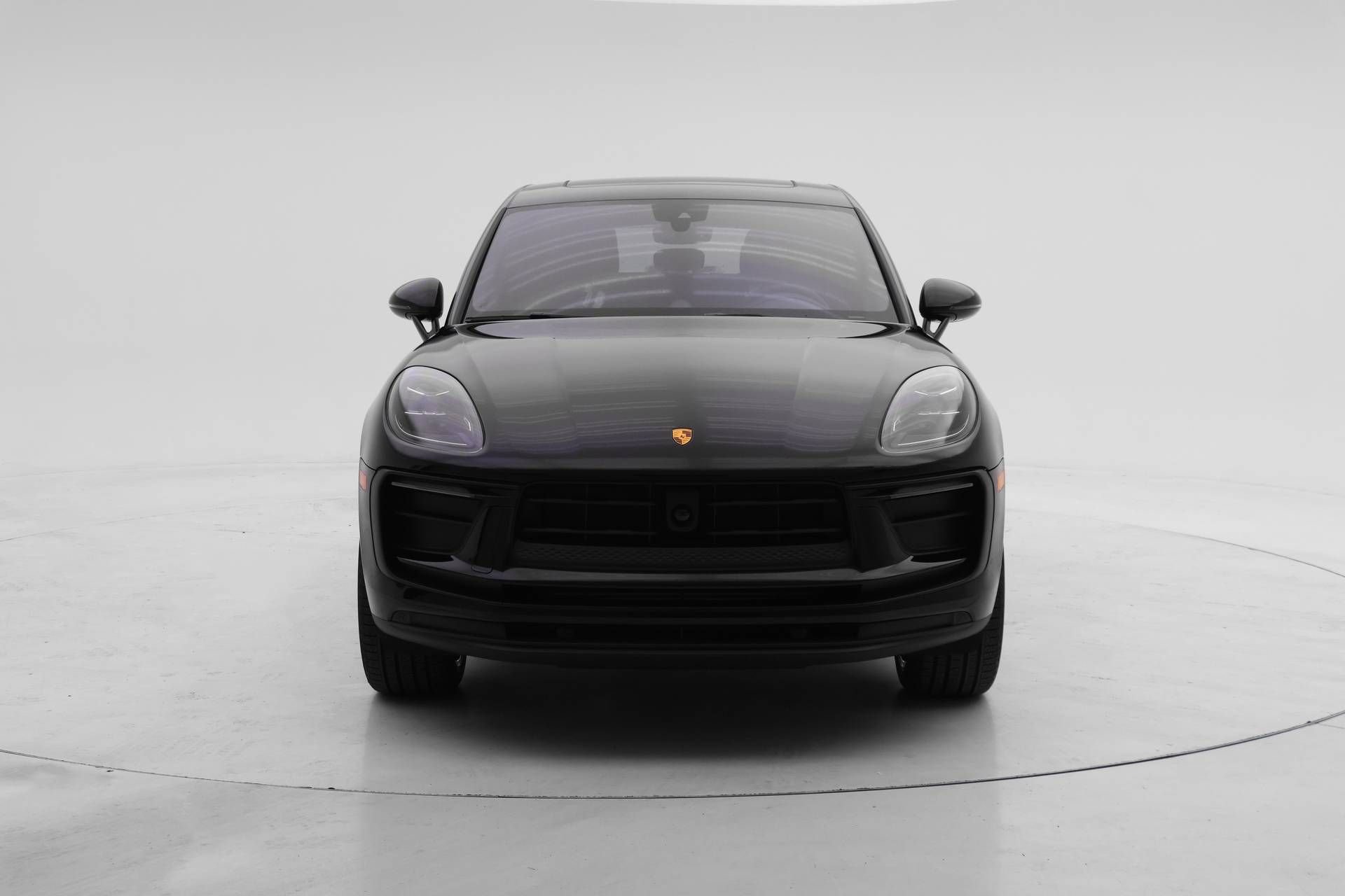 Used 2025 Porsche Macan AWD/4WD image 8