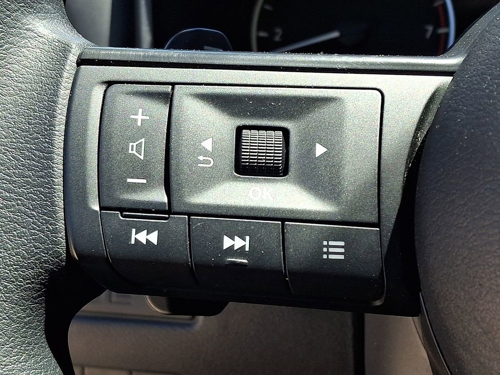 Used 2024 Nissan Rogue S AWD/4WD image 21