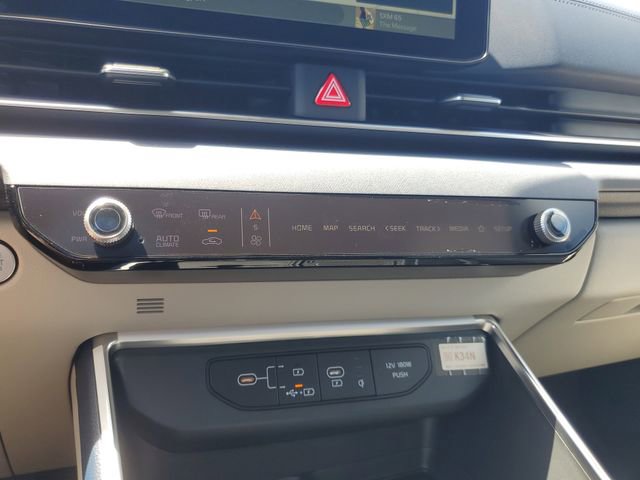 New 2026 Kia Carnival EX image 24