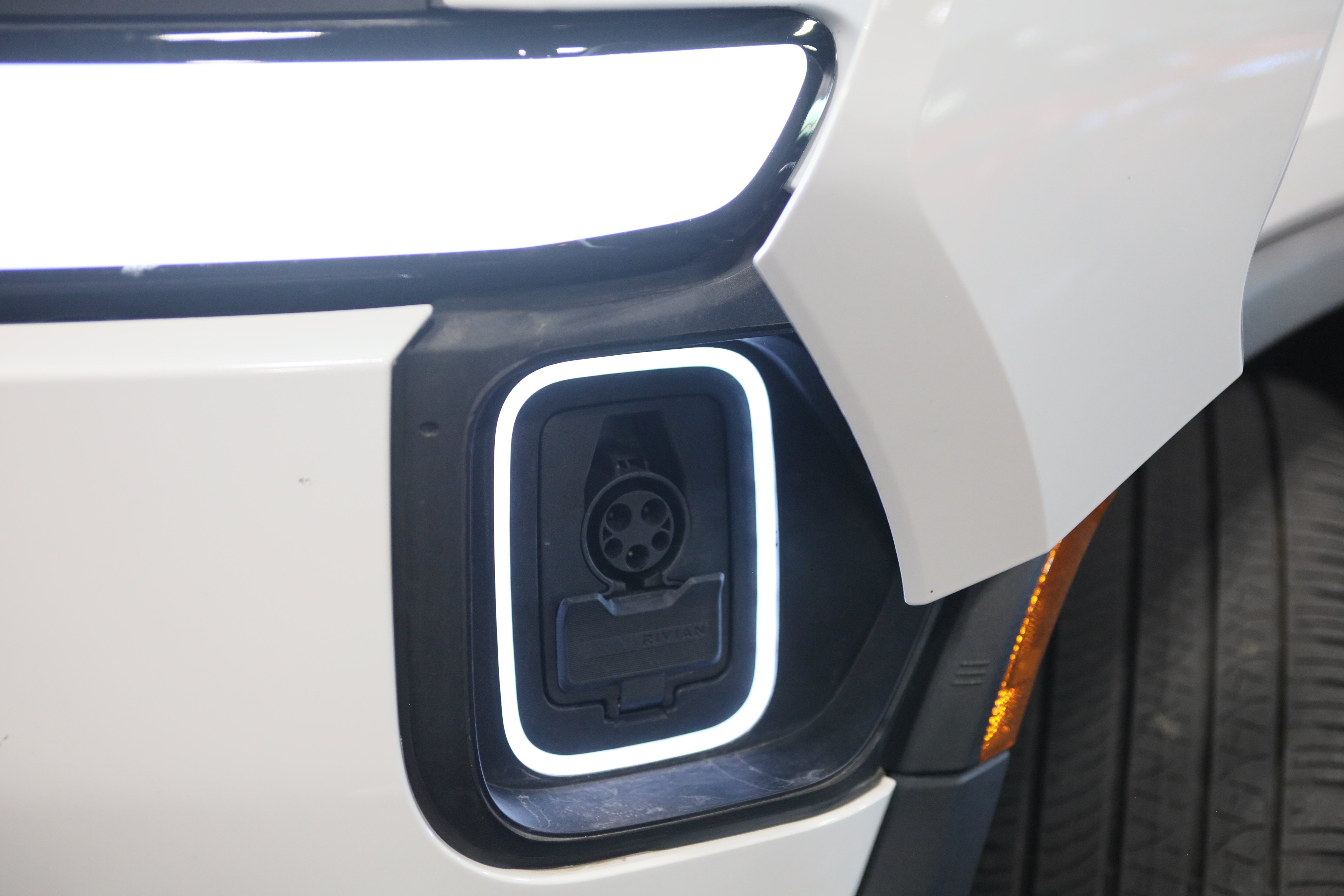 Used 2022 Rivian R1S Launch Edition Quad AWD/4WD image 38