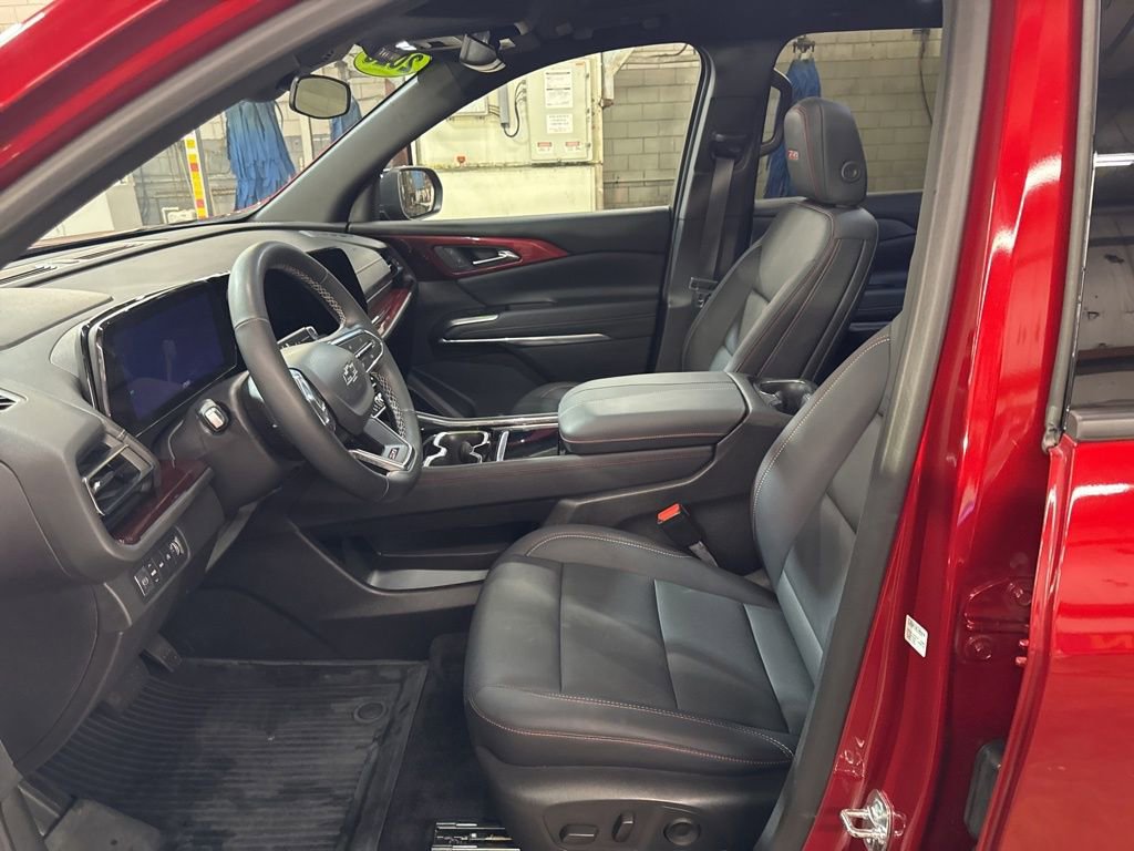 Used 2025 Chevrolet Traverse Z71 w/ Driver Confidence Package image 10