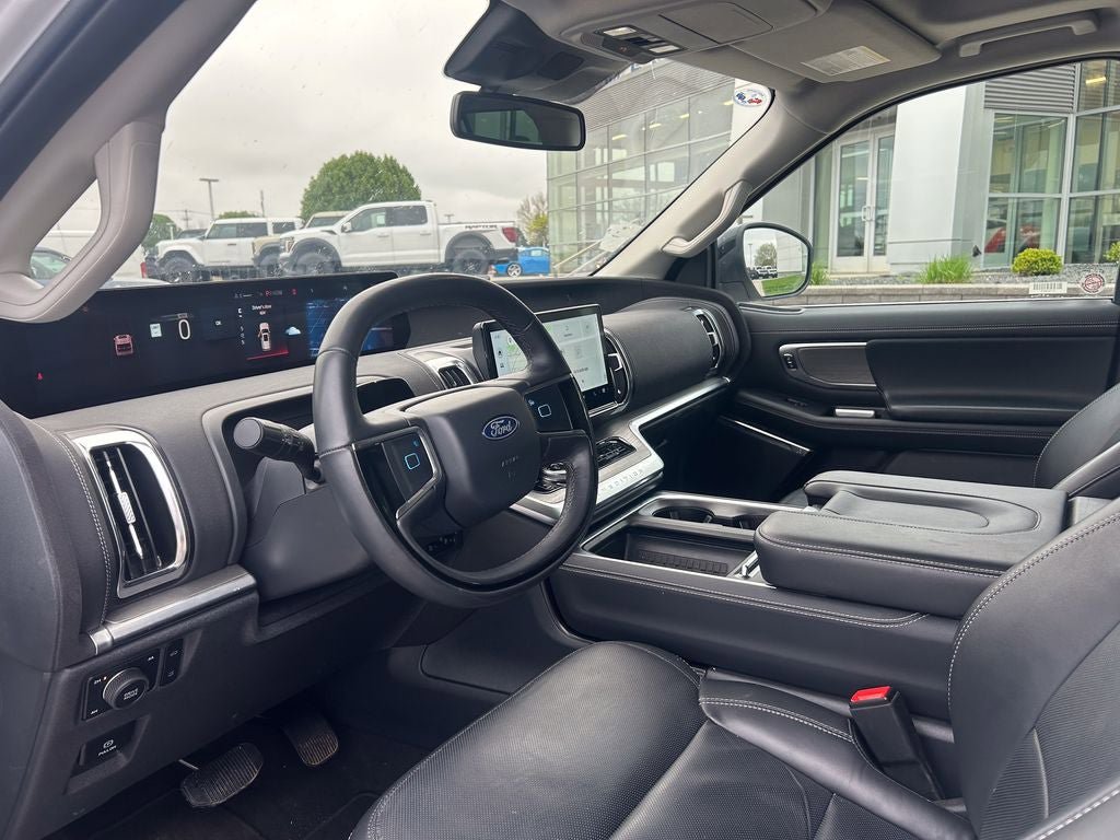 Certified 2025 Ford Expedition Platinum AWD/4WD image 9