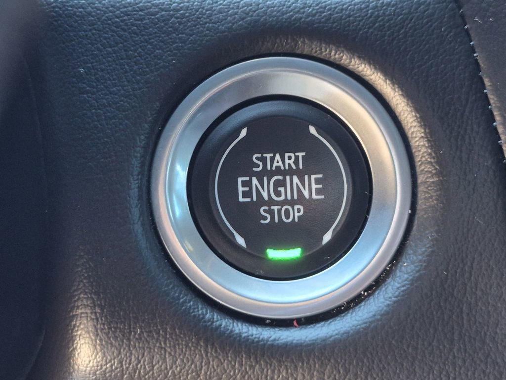 Used 2022 Chevrolet Suburban RST w/ Sport Performance Package image 30